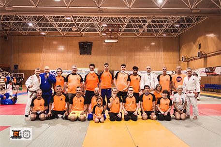 DOCE HORAS DE JUDO EN EL CERRO DEL TELEGRAFO