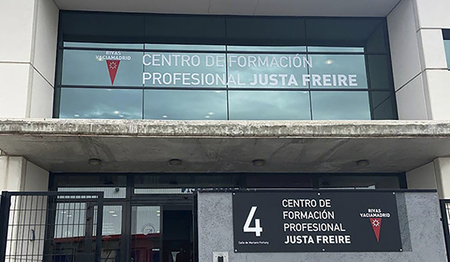 EDIFICIO MUNICIPAL DENOMINADO JUSTA FREIRE EN HOMENAJE A ESA GRAN PEDADOGA